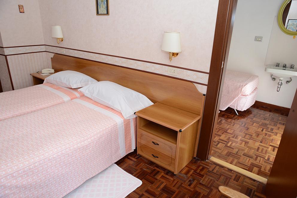 Hotel Terminus Fiuggi Εξωτερικό φωτογραφία
