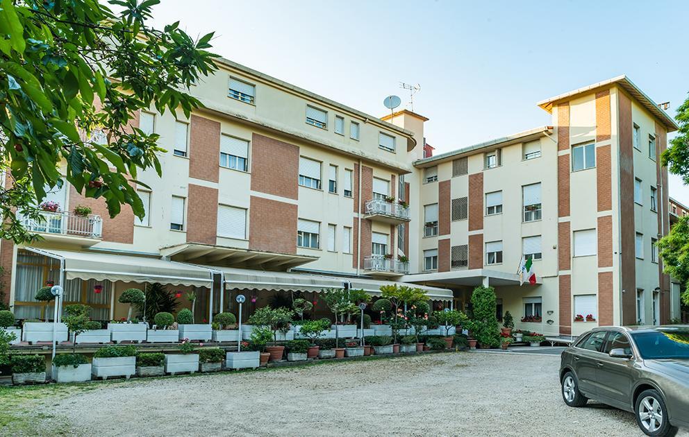 Hotel Terminus Fiuggi Εξωτερικό φωτογραφία
